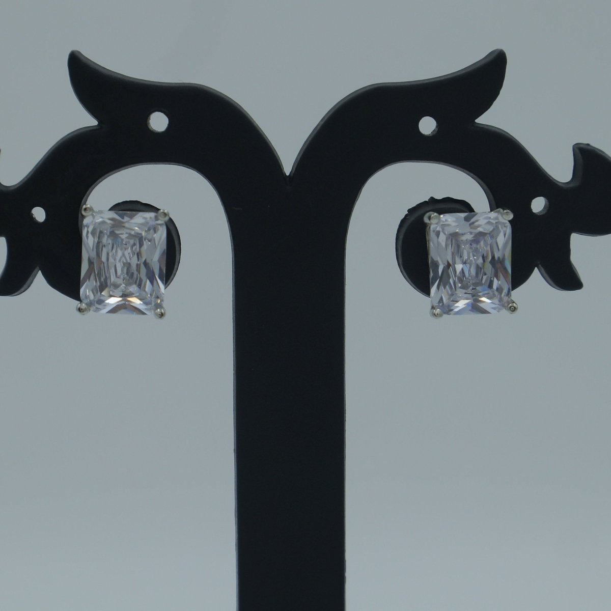 Saanvi Studs Earring - Nirvan Jewels