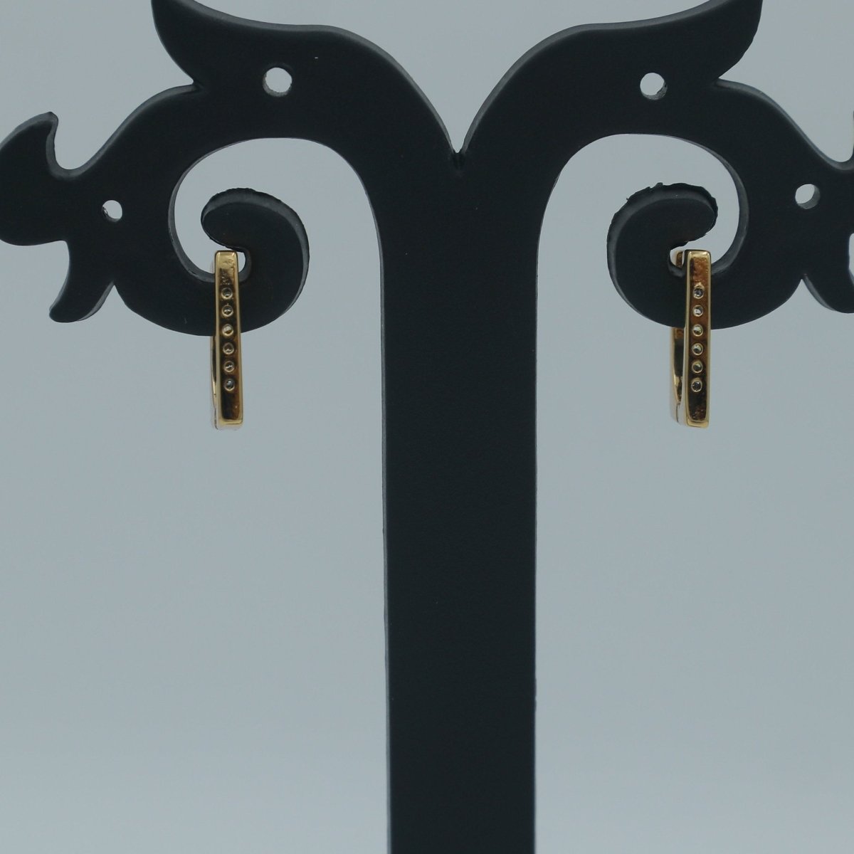Ishania Clip - On Earring - Nirvan Jewels
