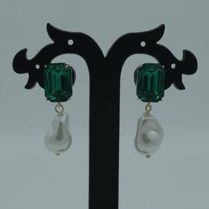 Mahiraa Minimal Studs Earring - Nirvan Jewels
