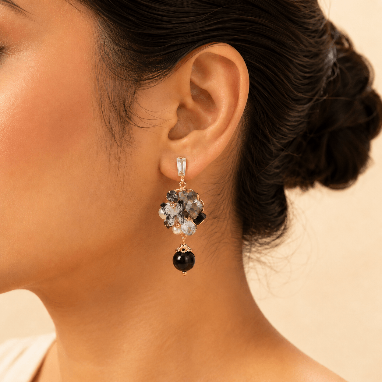 Nandinia Light Weight Studs Earring - Nirvan Jewels