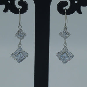 Siyaa Hook Earring - Nirvan Jewels