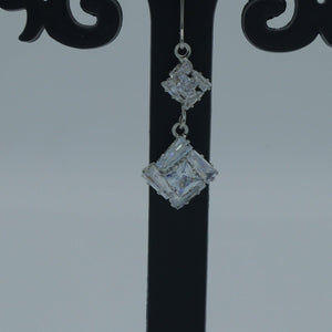 Siyaa Hook Earring - Nirvan Jewels